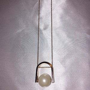 Necklace extra long large pearl